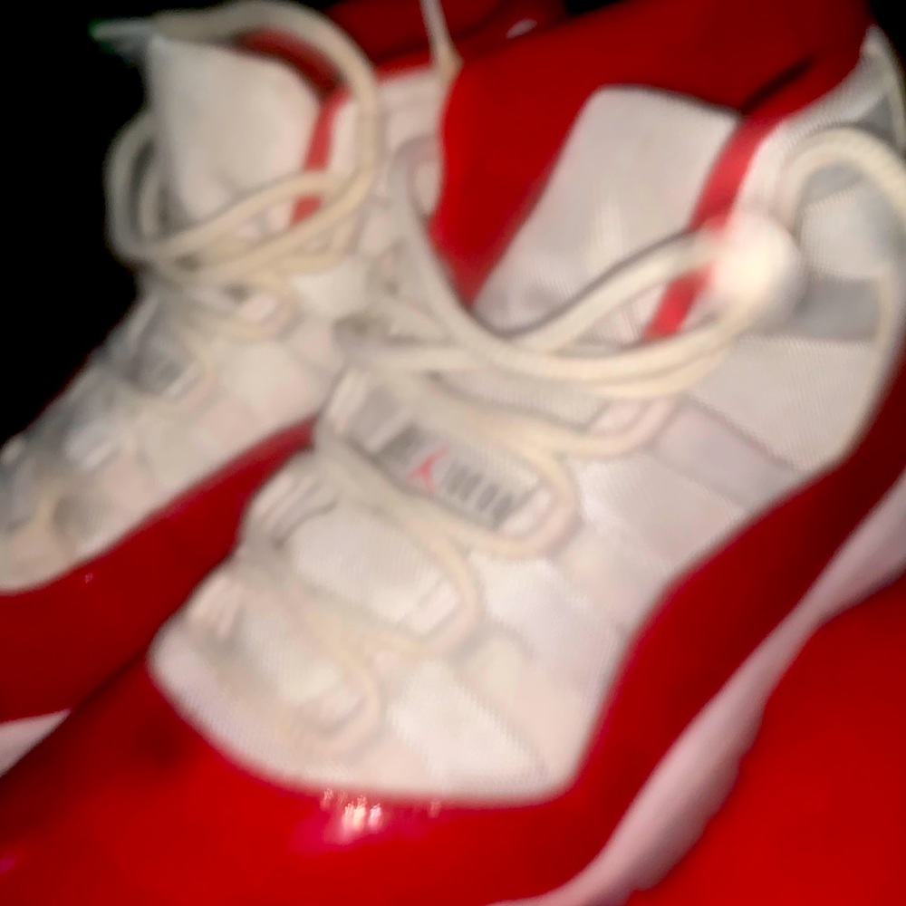 Jordan retro 11 cherry